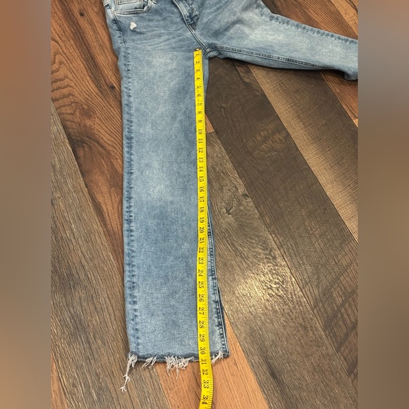 Mavi Maria Hem Slit High Rise
Flare Jean size 26 × 32. Great condition! - Picture 9 of 16